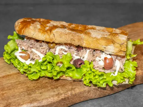 Tonno E Olive Panino